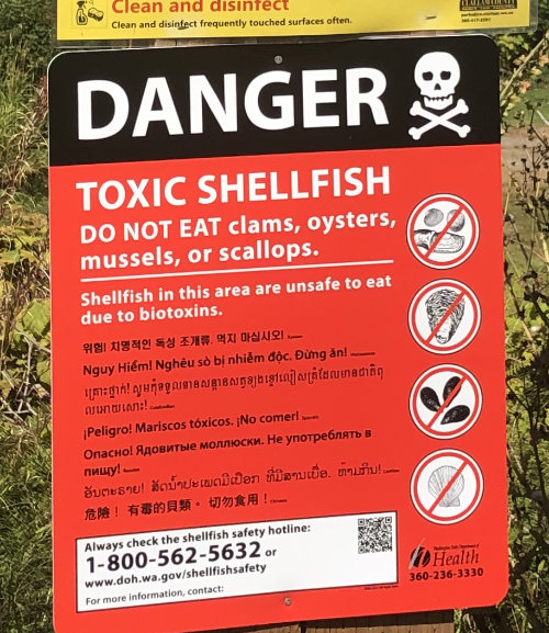 Danger toxic shellfish sign